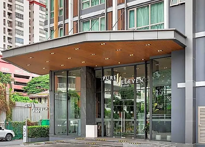 Pure Eleven 酒店